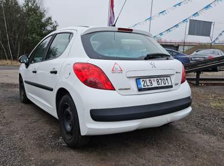 Peugeot - 207
