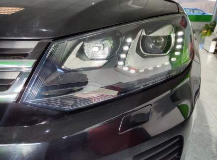 Volkswagen - Touareg