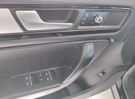 Volkswagen - Touareg