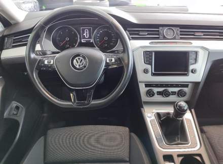 Volkswagen - Passat
