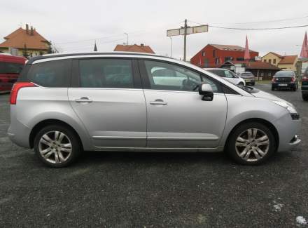 Peugeot - 5008