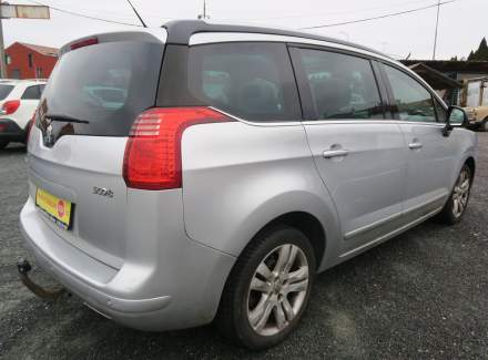Peugeot - 5008