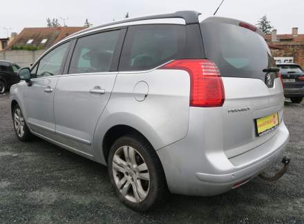 Peugeot - 5008