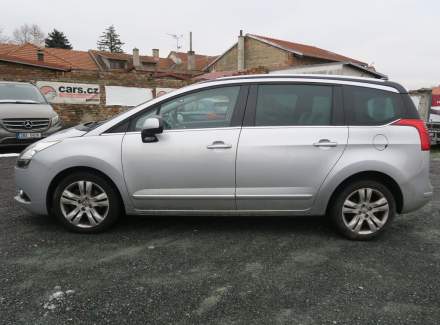 Peugeot - 5008