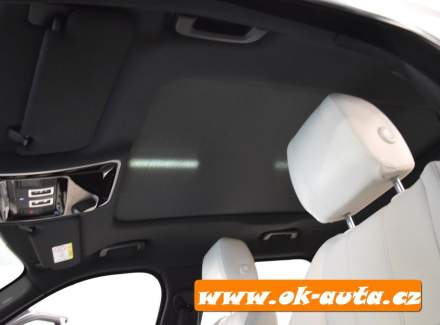 Land Rover - Range Rover Velar