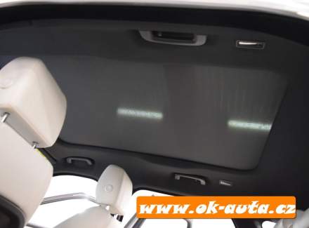 Land Rover - Range Rover Velar