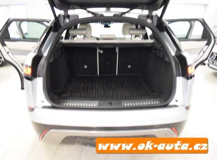 Land Rover - Range Rover Velar