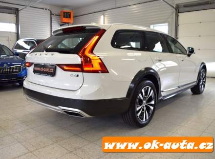 Volvo - V90
