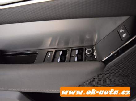 Land Rover - Range Rover Velar