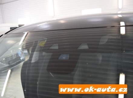 Land Rover - Range Rover Velar