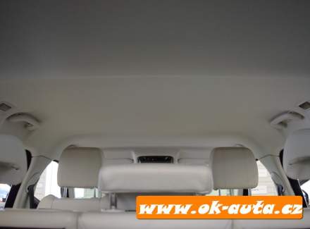 Land Rover - Range Rover Velar