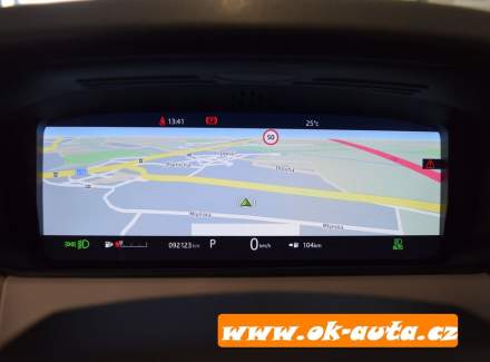 Land Rover - Range Rover Velar