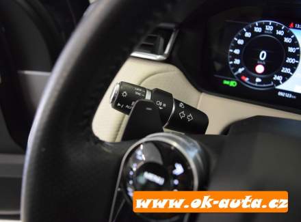 Land Rover - Range Rover Velar