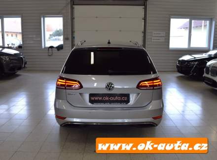 Volkswagen - Golf