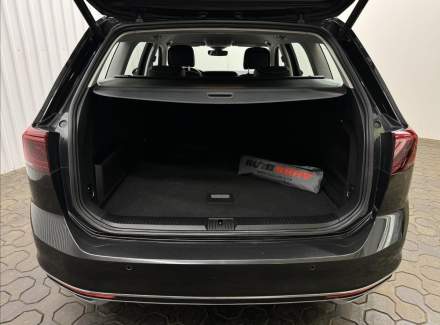Volkswagen - Passat