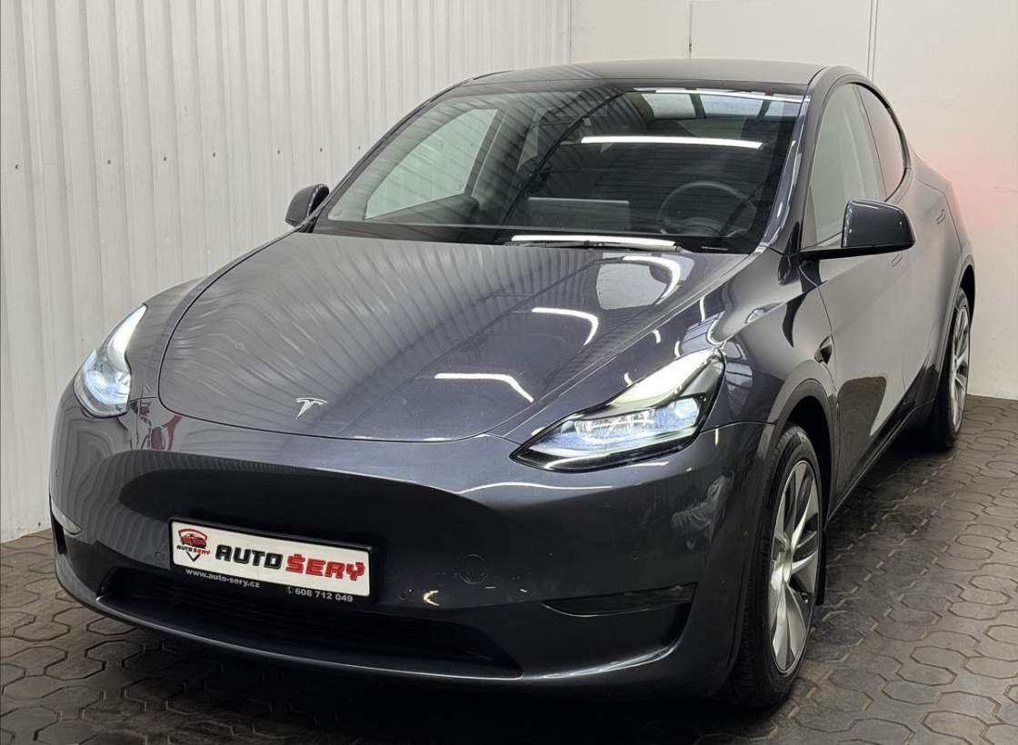 Tesla - Model Y