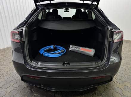 Tesla - Model Y