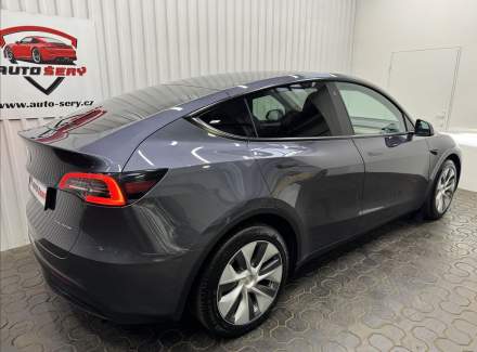 Tesla - Model Y