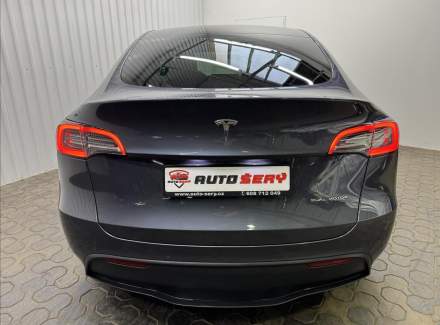Tesla - Model Y