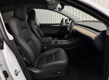 Tesla - Model Y