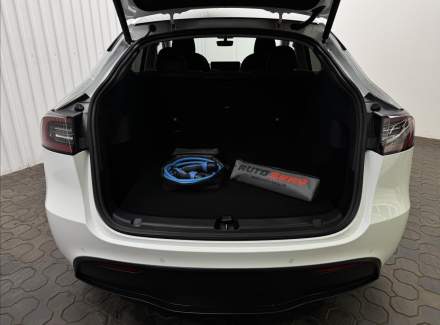 Tesla - Model Y