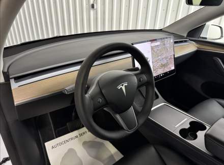 Tesla - Model Y