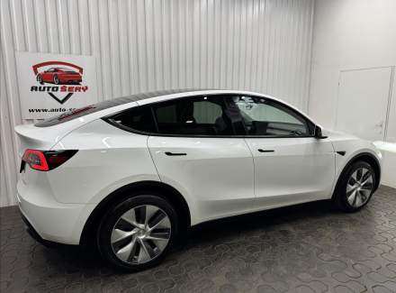 Tesla - Model Y