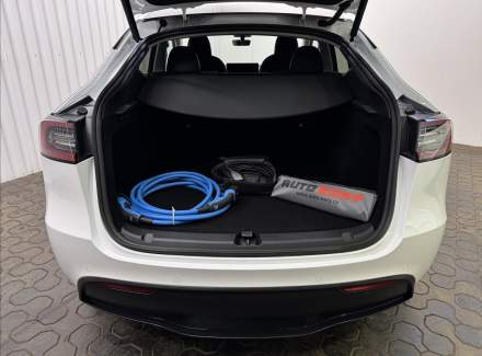 Tesla - Model Y