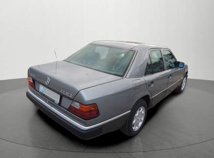 Mercedes-Benz - E-class