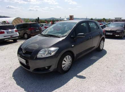 Toyota - Auris