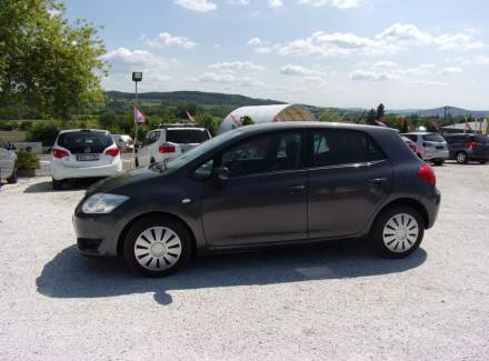 Toyota - Auris