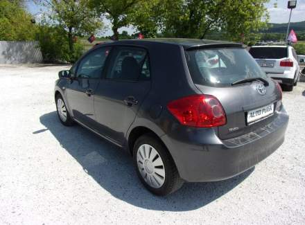 Toyota - Auris