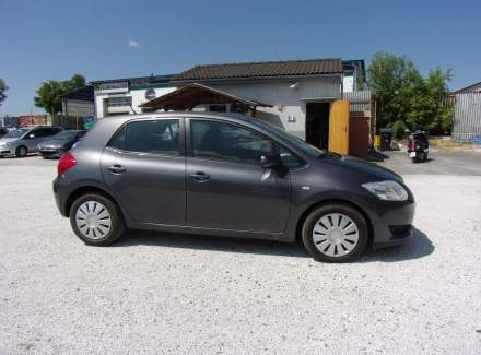 Toyota - Auris