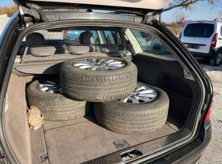 Mercedes-Benz - E-class