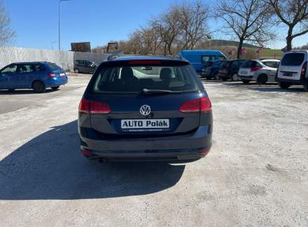 Volkswagen - Golf