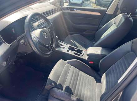 Volkswagen - Passat
