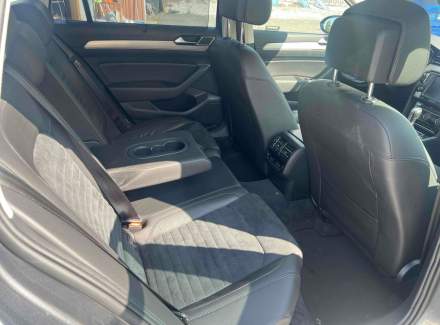 Volkswagen - Passat