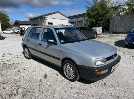 Volkswagen - Golf