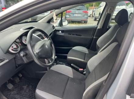 Peugeot - 207