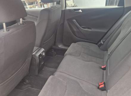 Volkswagen - Passat