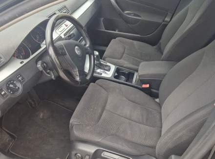 Volkswagen - Passat