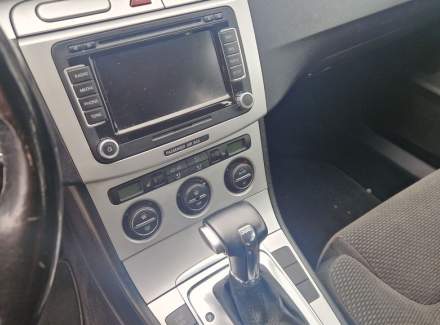 Volkswagen - Passat