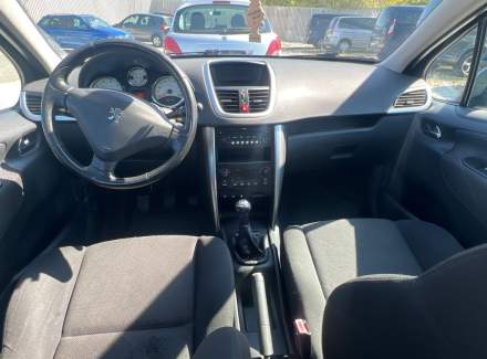 Peugeot - 207