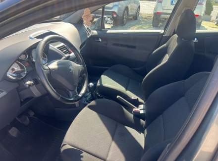 Peugeot - 207