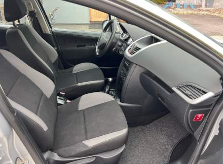 Peugeot - 207