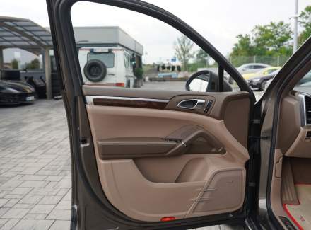 Porsche - Cayenne