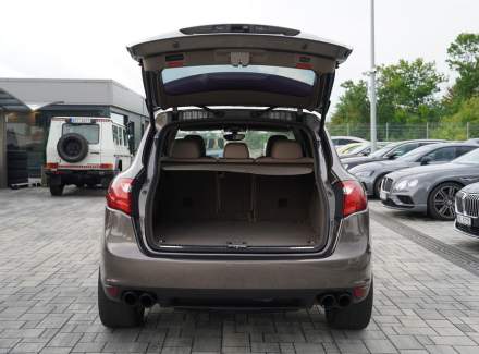 Porsche - Cayenne