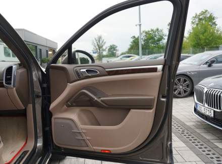 Porsche - Cayenne