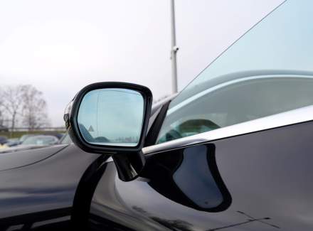 Mercedes-Benz - E-class