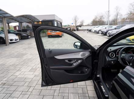 Mercedes-Benz - C-class